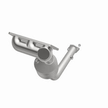 Load image into Gallery viewer, MagnaFlow Direct Fit Catalytic Converter 02-03 Freelander 2.5L
