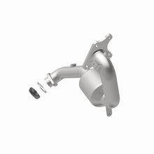 Load image into Gallery viewer, MagnaFlow Direct Fit Catalytic Converter 2015 Juke L4 1.6L OEM