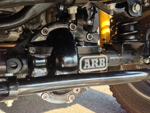 Load image into Gallery viewer, ARB Diff Cover Blk Chev 10Bolt