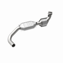 Load image into Gallery viewer, MagnaFlow Direct Fit Catalytic Converter 03 Lincoln Navigator 5.4L