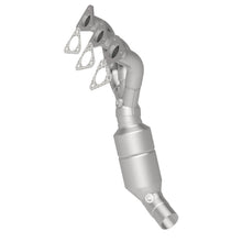 Load image into Gallery viewer, MagnaFlow Direct Fit Catalytic Converter 01-06 BMW M3 Rear Manifold 3.2L