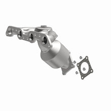 Load image into Gallery viewer, MagnaFlow Direct Fit Catalytic Converter 00-04 Dodge Neon 2L Manifold