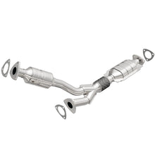 Load image into Gallery viewer, MagnaFlow Direct Fit Catalytic Converter 00-03 Saturn LS Series/LW Series 3.0L Rear (49 State)