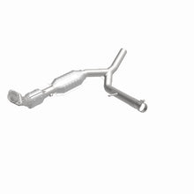 Load image into Gallery viewer, MagnaFlow Direct Fit Catalytic Converter 04-05 Ford F-150 5.4L P/S 2WD (Excl 04 Heritage Edition)