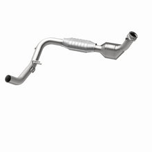 Load image into Gallery viewer, MagnaFlow Direct Fit Catalytic Converter 99-00 Ford Trucks 5.4L