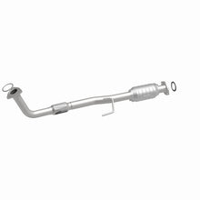 Load image into Gallery viewer, MagnaFlow Direct Fit Catalytic Converter 99-00 Toyota Camry 2.2L