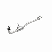 Load image into Gallery viewer, MagnaFlow Direct Fit Catalytic Converter 95-96 Geo Metro 1.0L