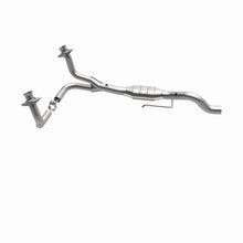 Load image into Gallery viewer, MagnaFlow Direct Fit Catalytic Converter 00-03 Dodge Dakota 4.7L 4WD