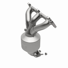 Load image into Gallery viewer, MagnaFlow Direct Fit Catalytic Converter 01-04 Hyundai Santa Fe 2.7L