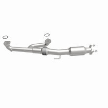 Load image into Gallery viewer, MagnaFlow Direct Fit Catalytic Converter 16-17 Honda Odyssey 3.5L V6 Underbody