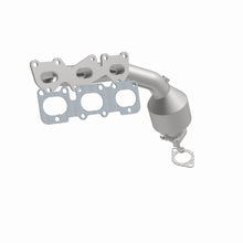 Load image into Gallery viewer, MagnaFlow Direct Fit Catalytic Converter 2007-2009 Sorento 3.3 3.8 L Manifold