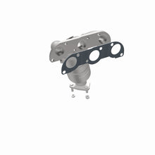 Load image into Gallery viewer, MagnaFlow Direct Fit Catalytic Converter 04-05 Suz Verona2.5 Manifold Rear