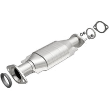 Load image into Gallery viewer, MagnaFlow Direct Fit Catalytic Converter 2003-2006 MONTERO 3.8 L Underbody