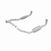 Load image into Gallery viewer, MagnaFlow DF Cat. Conv 97 Land Rover Defender 90 4.0L Y-Pipe Assy / 96-99 Discovery 4.0L Y-Pipe Assy