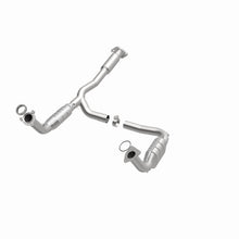 Load image into Gallery viewer, MagnaFlow Direct Fit Catalytic Converter 05-06 GMC Envoy XL Denali