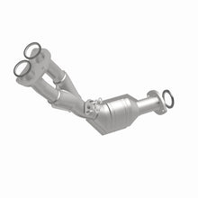 Load image into Gallery viewer, MagnaFlow Direct Fit Catalytic Converter 01-04 Toyota Tacoma 2.7L