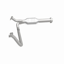 Load image into Gallery viewer, MagnaFlow Direct Fit Catalytic Converter 1995 Chevrolet G10/G20/G30 4.3L/5.0L/5.7L