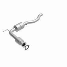 Load image into Gallery viewer, MagnaFlow Direct Fit Catalytic Converter 02 Volkswagen Eurovan 2.8L