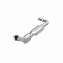 Load image into Gallery viewer, MagnaFlow Direct Fit Catalytic Converter 97-98 Expedition-Navigator
