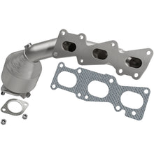 Load image into Gallery viewer, MagnaFlow Direct Fit Catalytic Converter 2007-2009 Sorento 3.3 3.8 L Manifold