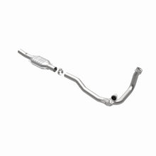 Load image into Gallery viewer, MagnaFlow Direct Fit Catalytic Converter 96 Ford E-Series Van 5.8L