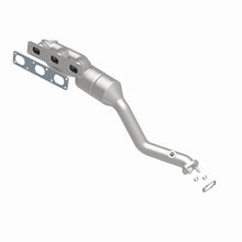 Load image into Gallery viewer, MagnaFlow Direct Fit Catalytic Converter BMW 5 99-00 Front