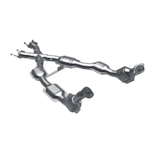 Load image into Gallery viewer, MagnaFlow Direct Fit Catalytic Converter 96-98 4.6L *California*