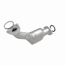 Load image into Gallery viewer, MagnaFlow Direct Fit Catalytic Converter Front 00-04 Toyota Tacoma 3.4L 4WD / 00-04 Tundra 3.4L