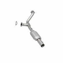 Load image into Gallery viewer, MagnaFlow Direct Fit Catalytic Converter 03 Ram 2500 2WD 5.7L OEM