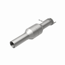 Load image into Gallery viewer, MagnaFlow Direct Fit Catalytic Converter 03-05 Ford F250/350 SD 6.0