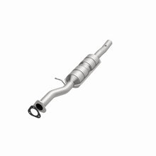 Load image into Gallery viewer, MagnaFlow Direct Fit Catalytic Converter Ford Excursion 00-02 5.4L