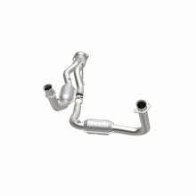 Load image into Gallery viewer, MagnaFlow Direct Fit Catalytic Converter 05-06 Jeep Grand Cherokee 3.7L Y-Pipe Assembly