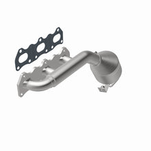 Load image into Gallery viewer, MagnaFlow Direct Fit Catalytic Converter 00 Suzuki Grand Vitara 2.5L
