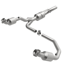 Load image into Gallery viewer, MagnaFlow Direct Fit Catalytic Converter Dodge 01-02 Ram 1500/2500/3500 Van 5.9L