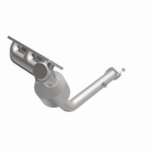 Load image into Gallery viewer, MagnaFlow Direct Fit Catalytic Converter 02-03 Freelander 2.5L