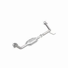Load image into Gallery viewer, MagnaFlow Direct Fit Catalytic Converter 05-07 Toyota Sequoia 8 4.7L D/S