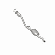 Load image into Gallery viewer, MagnaFlow Direct Fit Catalytic Converter 03 Volkswagen Passat 2.8L