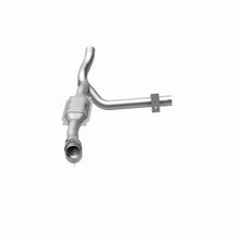 Load image into Gallery viewer, MagnaFlow Direct Fit Catalytic Converter 01 Ford Trucks 4.6L