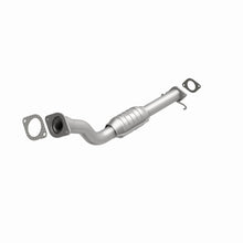 Load image into Gallery viewer, MagnaFlow Direct Fit Catalytic Converter 99-02 Oldsmobile Intrigue