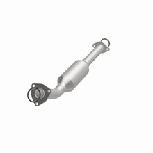 Load image into Gallery viewer, MagnaFlow Direct Fit Catalytic Converter OEM 2003-2004 Toyota Tundra Underbody - 28.75in Length