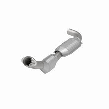 Load image into Gallery viewer, MagnaFlow Direct Fit Catalytic Converter 00-01 Ford F-150 4.6L 2wd