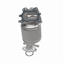 Load image into Gallery viewer, MagnaFlow Direct Fit Catalytic Converter 04-07 Saturn VUE 3.5L Rear