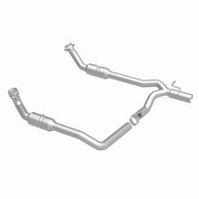 Load image into Gallery viewer, MagnaFlow Direct Fit Catalytic Converter 2009-2012 E-150 5.4 L Underbody