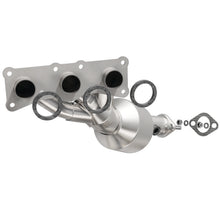 Load image into Gallery viewer, MagnaFlow Direct Fit Catalytic Converter 06-08 BMW Z4 3.0L rr