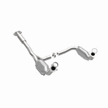 Load image into Gallery viewer, MagnaFlow Direct Fit Catalytic Converter 05-06 GMC Envoy XL Denali