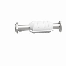 Load image into Gallery viewer, MagnaFlow Direct Fit Catalytic Converter 01/20/00-01 Jeep Cherokee 4.0L Rear (49 State)