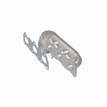 Load image into Gallery viewer, MagnaFlow Direct Fit Catalytic Converter 00 Suzuki Grand Vitara 2.5L