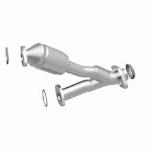 Load image into Gallery viewer, MagnaFlow DF Cat Conv 99-03 Lexus/Toyota RX300/Highlander Truck 3.0L Passgr Sde *NOT FOR SALE IN CA*