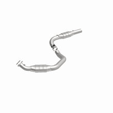 Load image into Gallery viewer, MagnaFlow Direct Fit Catalytic Converter 03-05 Express 2500 4.8L Driver Side
