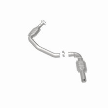Load image into Gallery viewer, MagnaFlow Direct Fit Catalytic Converter 03-05 Express 2500 4.8L Driver Side